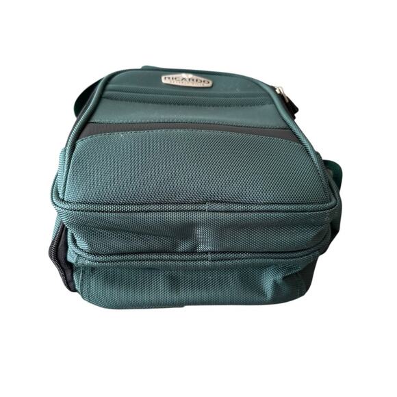 Ricardo Beverly Hills Luggage Canvas Shoulder Carry On Bag - Picture 3 of 14